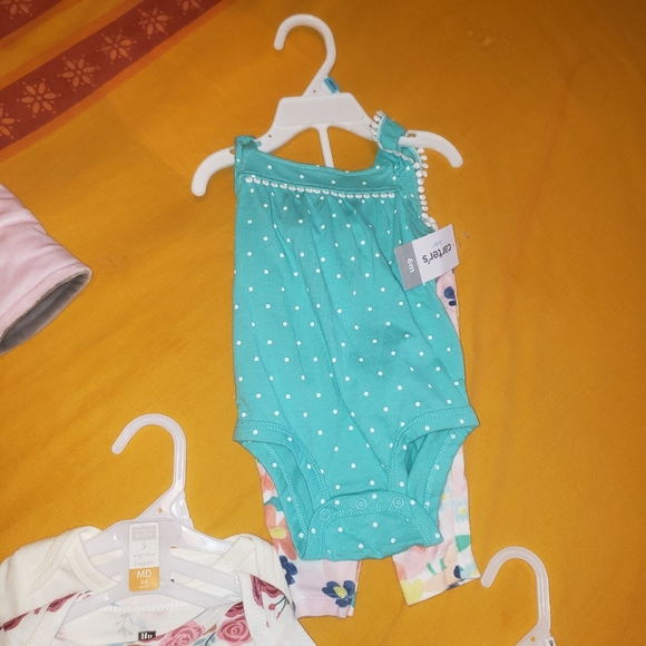 Baby girl outfit bundle - Picture 6 of 7